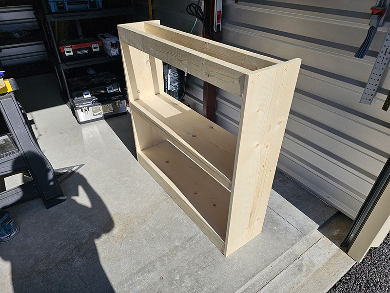 Bar Middle Shelf Framing Clamped